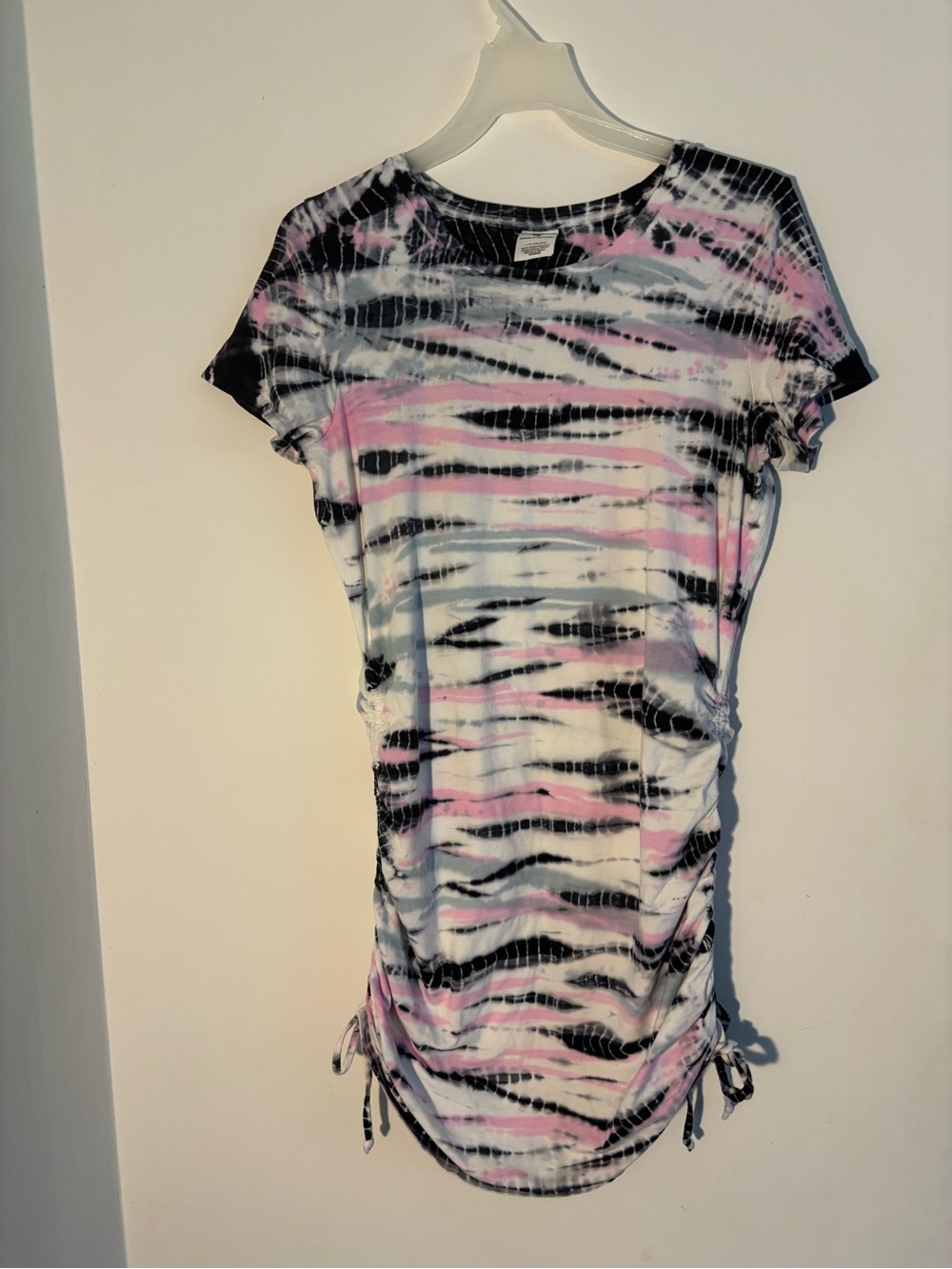 PINK Victoria's Secret Pink, Black & White Tie-Dye Ruched Side Tee
